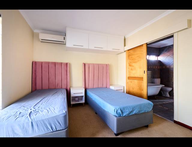 4 BEDROOM HOUSE FOR SALE IN KYALAMI HILLS